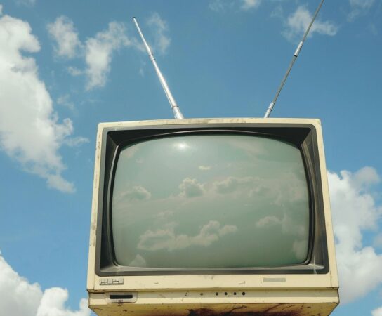 Comment brancher et régler son antenne télé ?